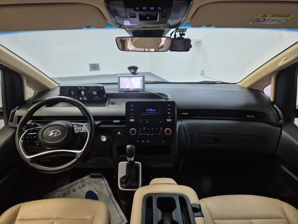 Hyundai Staria Modern Diesel 2.2 Tourer 2WD 8