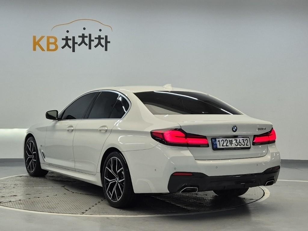 BMW 5 Series 7 Generation M Sport Pack 530i M Sport Pack — фото 2