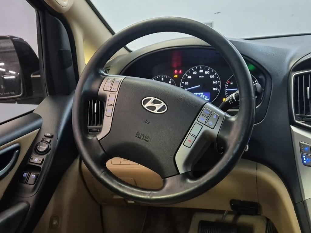 Hyundai Starex Grand Modern Special Limousine 2WD 10