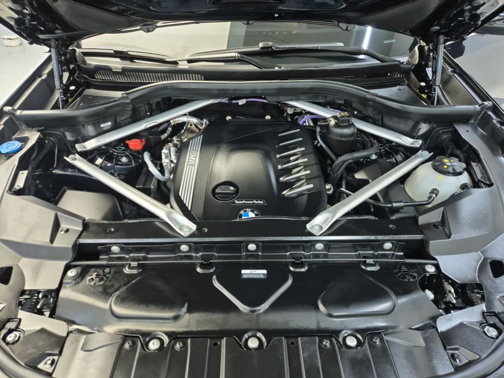 BMW X6 M Sport Pack xDrive30d M Sport Package 6