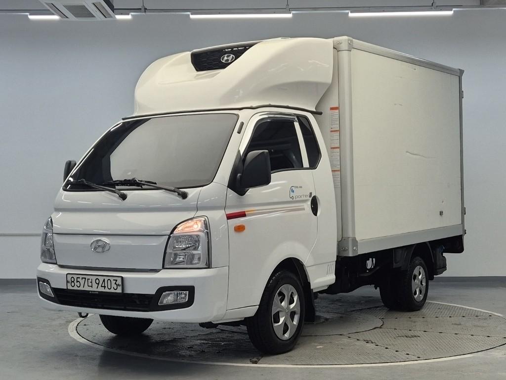 Hyundai Porter II Super Cab High Refrigerated Box Truck Long Wheelbase Super Cab