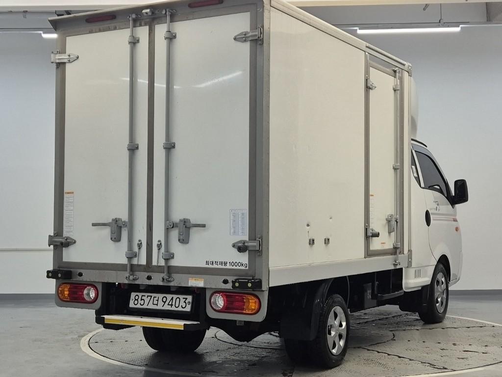 Hyundai Porter II Super Cab High Refrigerated Box Truck Long Wheelbase Super Cab 4