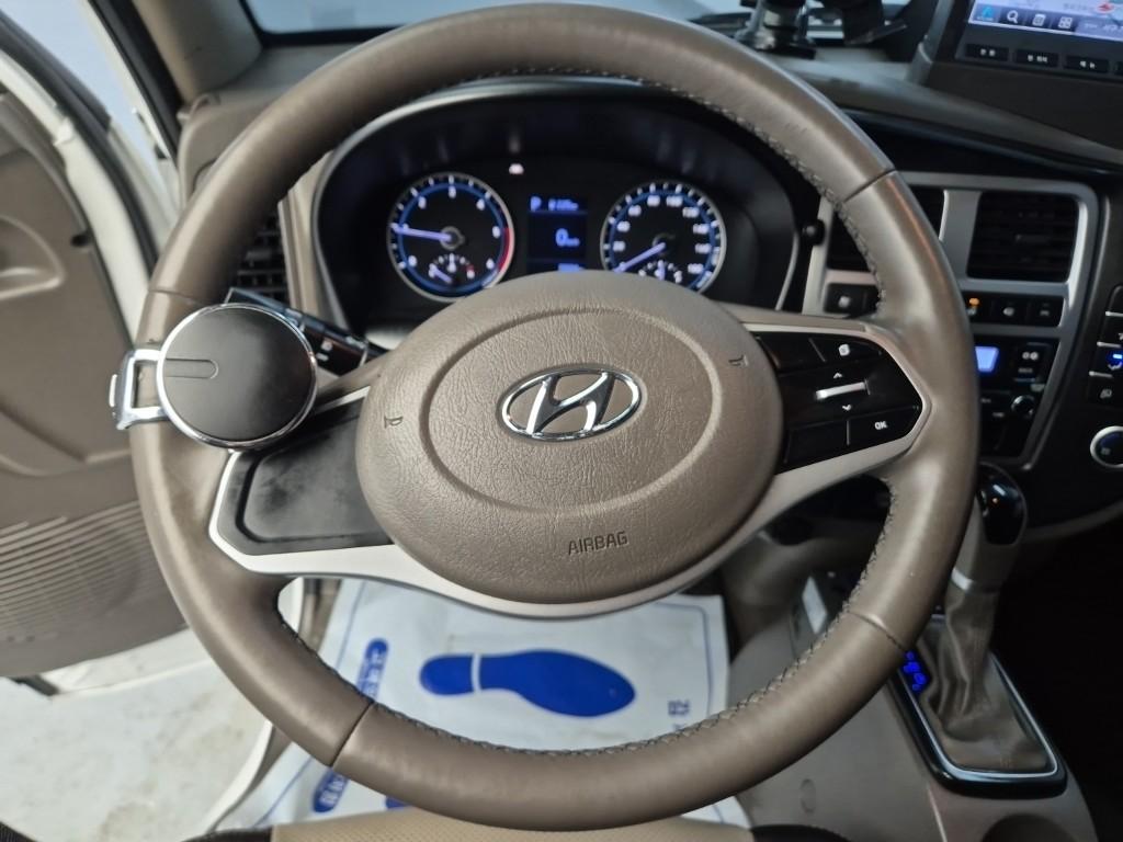 Hyundai Porter II Super Cab High Refrigerated Box Truck Long Wheelbase Super Cab 9