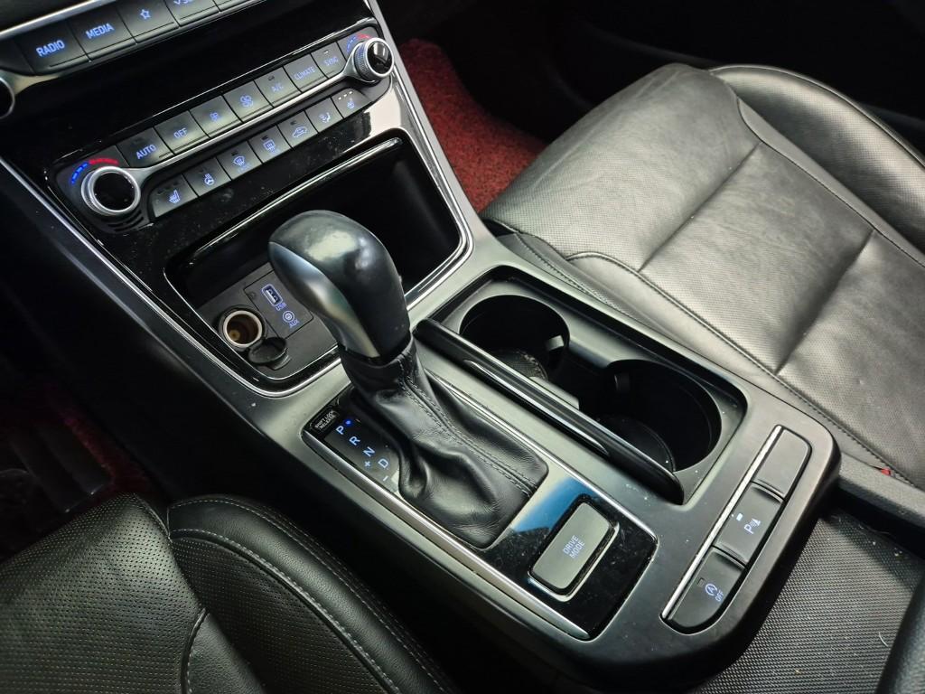 Hyundai Grandeur IG Modern Diesel 2.2 ISG 9