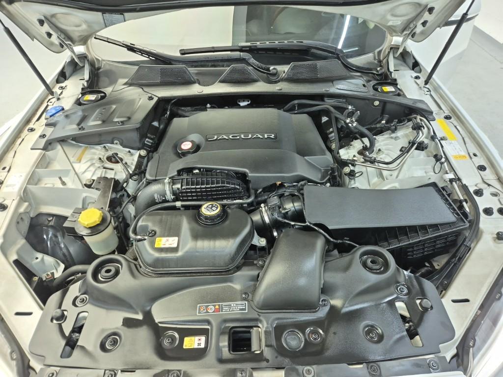 JAGUAR XJ (8th Generation) 3.0D LWB
