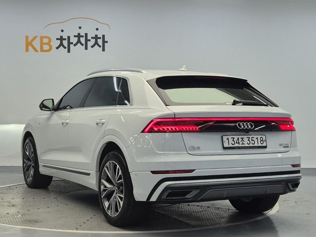 Audi Q8 2020 photo 2