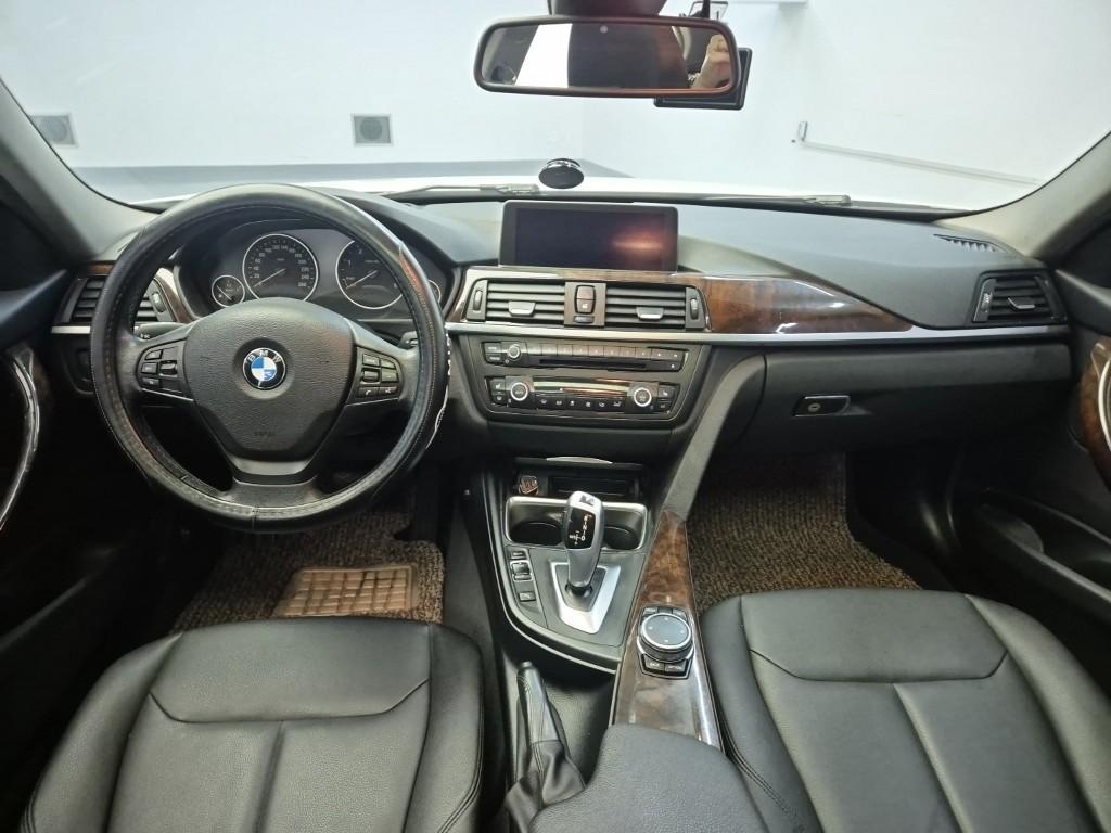 BMW 3 Series 320d 8
