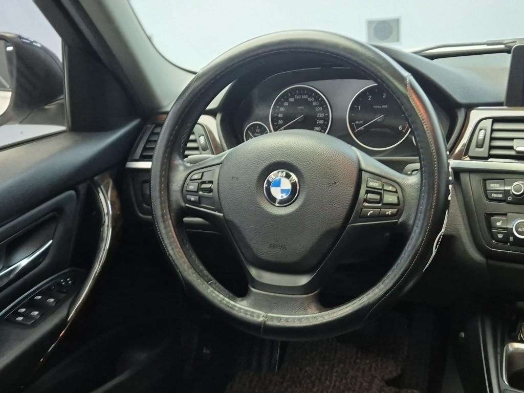 BMW 3 Series 320d 10