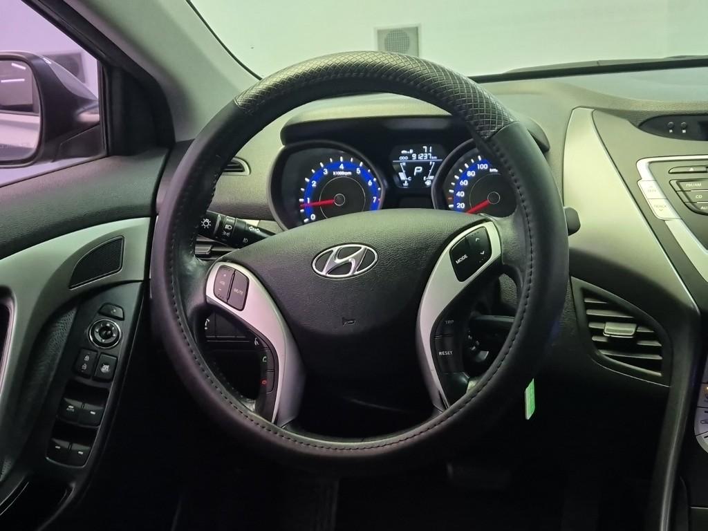 Hyundai Avante MD Luxury 1.6 GDi 10
