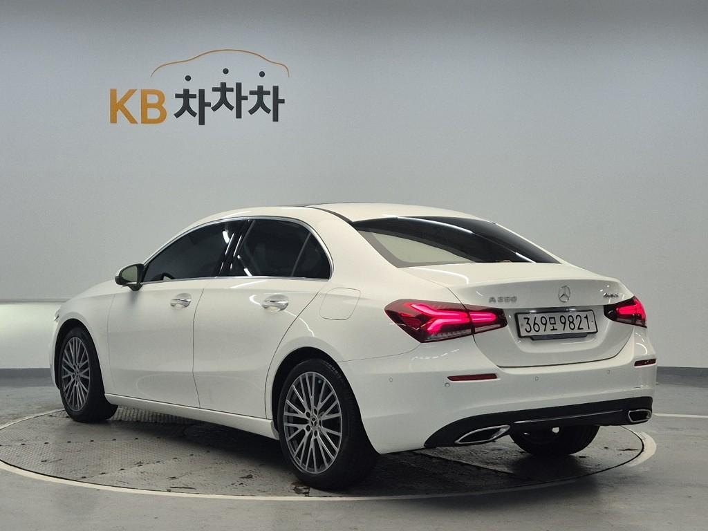 Mercedes-Benz C-Class A Class 4 Generation A250 Sedan 4MATIC — фото 2