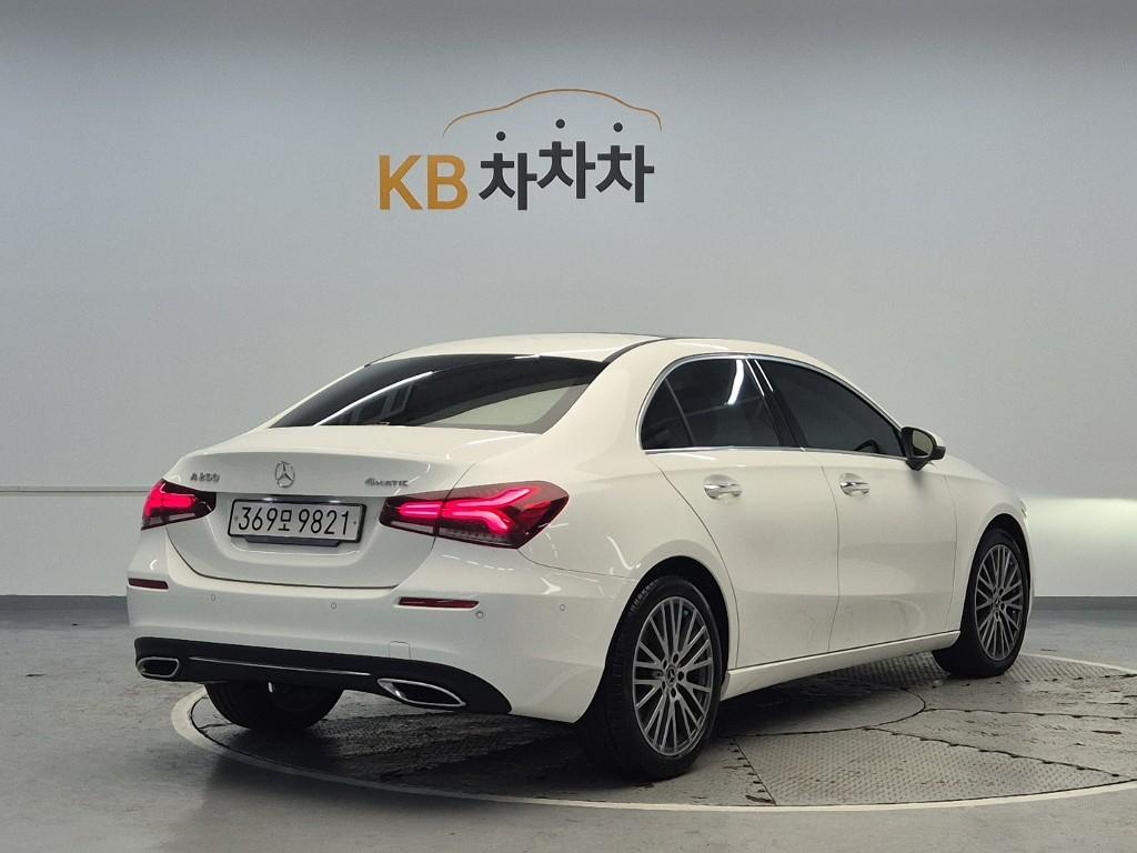 Mercedes-Benz C-Class A Class 4 Generation A250 Sedan 4MATIC — фото 3