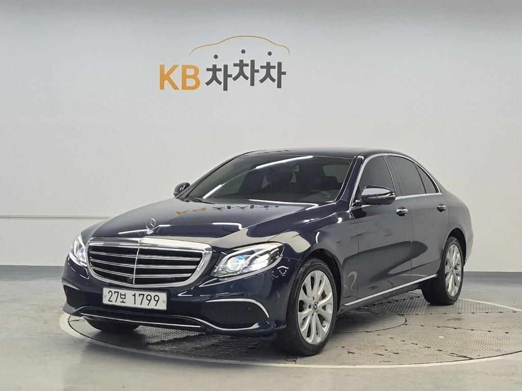 Mercedes-Benz E-Class Exclusive Standard 2