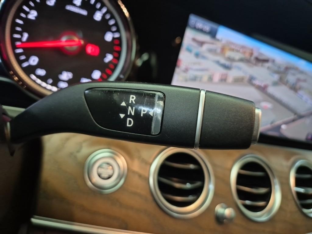 Mercedes-Benz E-Class Exclusive Standard 9