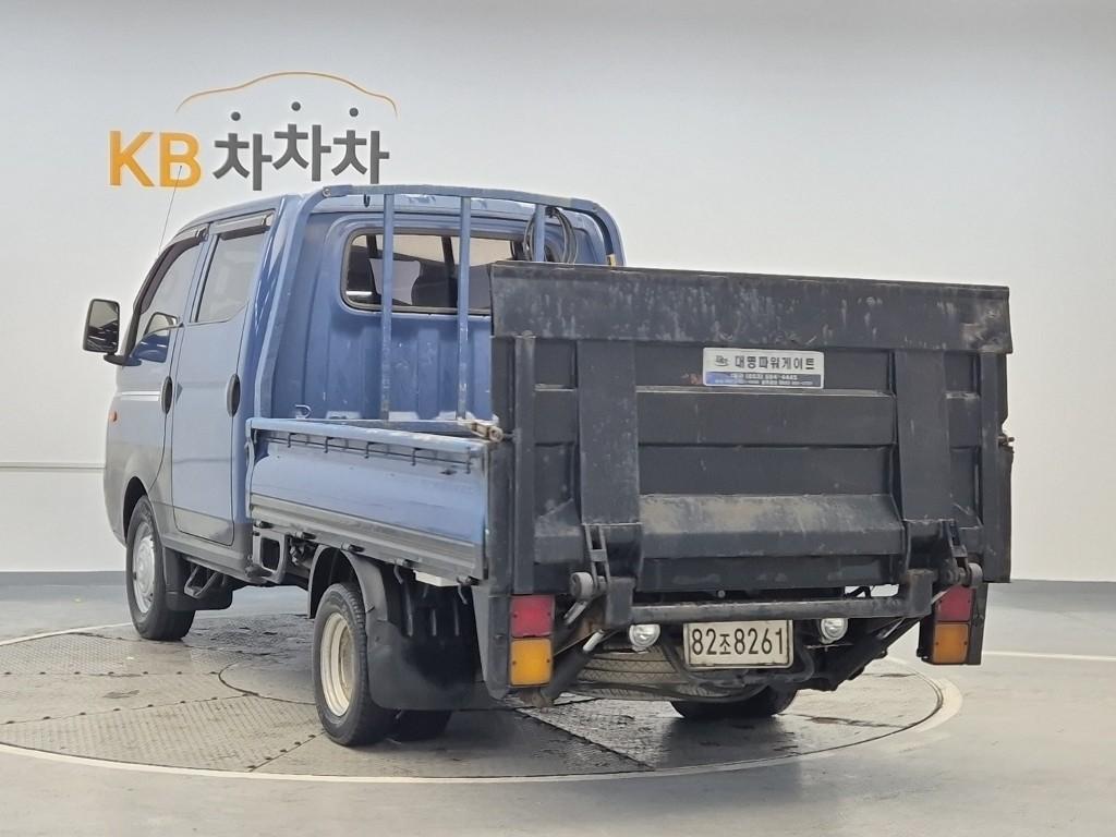 Hyundai Porter II Long Wheelbase Deluxe Long Wheelbase Double Cab 3