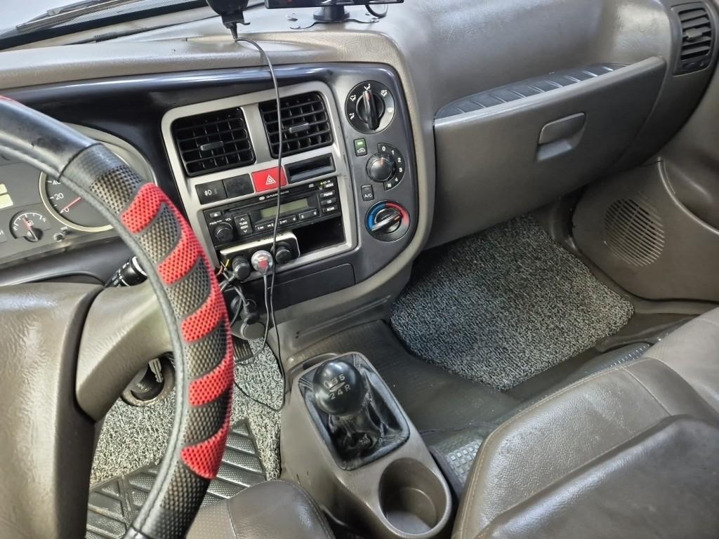 Hyundai Porter II Long Wheelbase Deluxe Long Wheelbase Double Cab 10