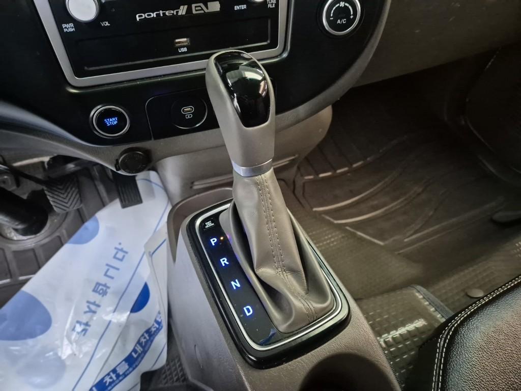 Hyundai Porter II Electric Wing body Long Wheelbase Super Cab 9