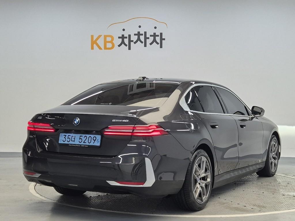 BMW i5 eDrive 40 — фото 3