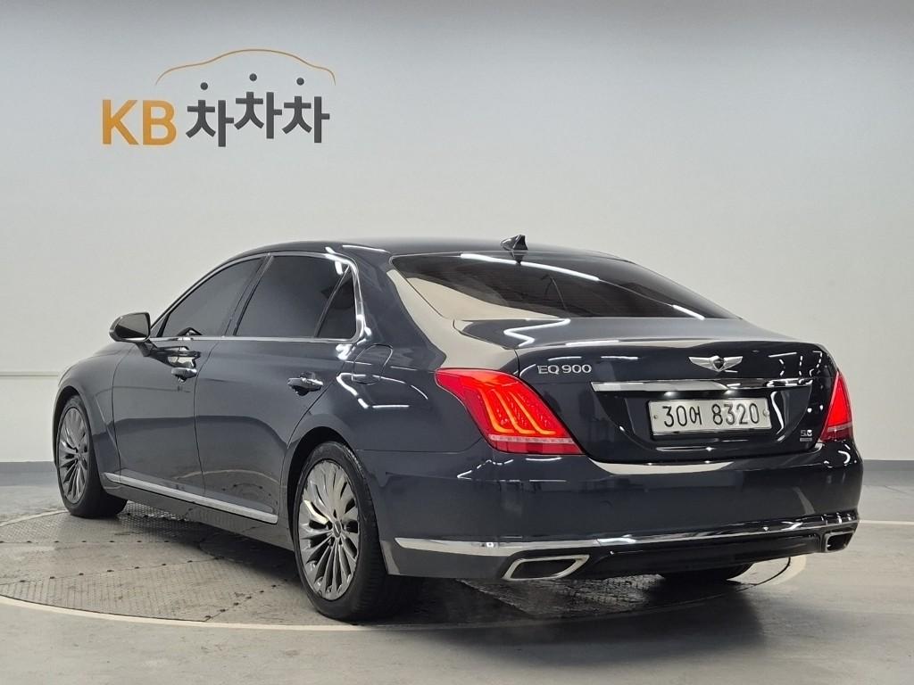 Genesis EQ900 Prestige 5.0 GDi AWD 3