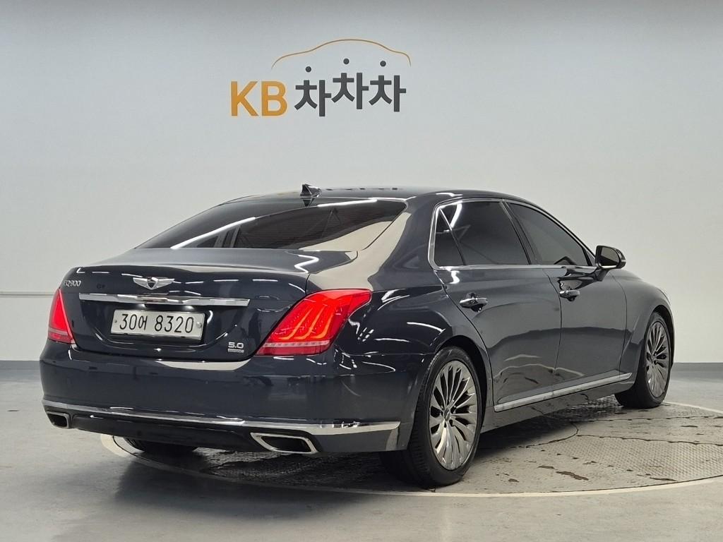 Genesis EQ900 Prestige 5.0 GDi AWD 4