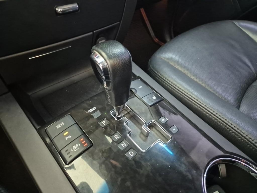 Kia Mohave QV300 S2 3.0 V6 4WD 9