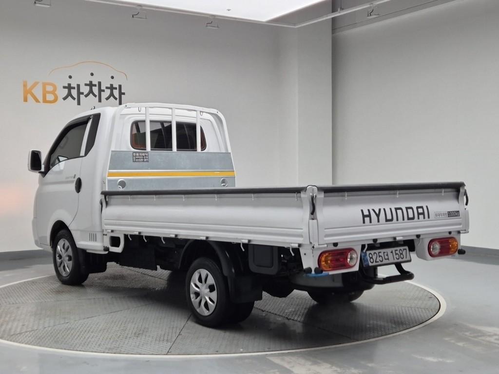 Hyundai Porter II Long Wheelbase Premium LPG 2.5 Turbo Long Wheelbase Super Cab 3