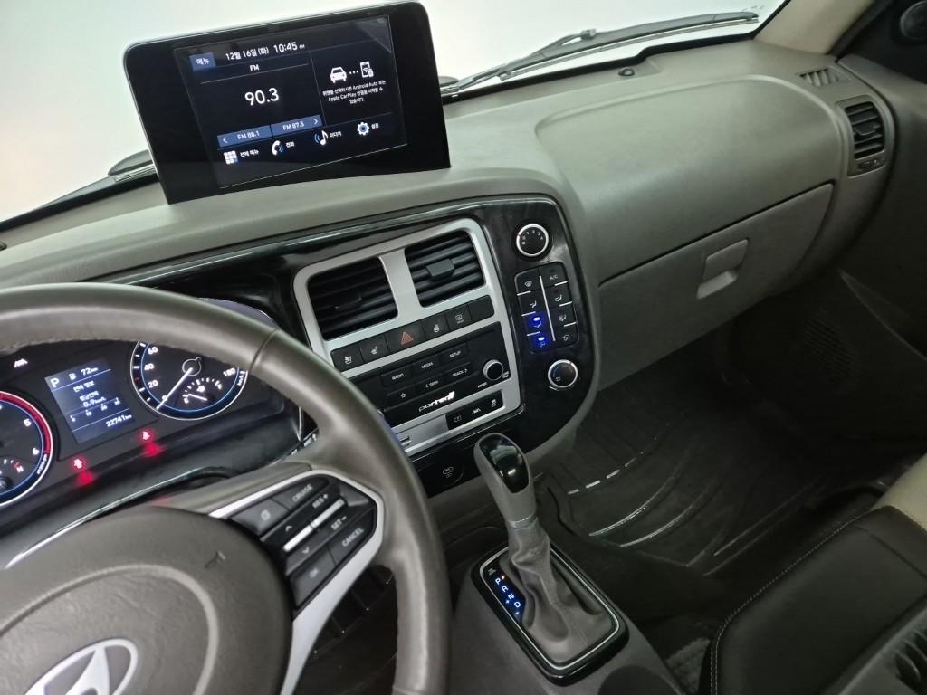 Hyundai Porter II Long Wheelbase Premium LPG 2.5 Turbo Long Wheelbase Super Cab 10