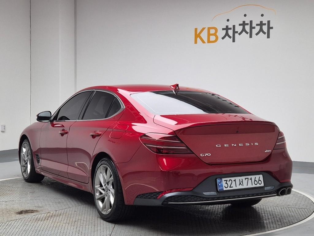Genesis G70 2022 photo 2