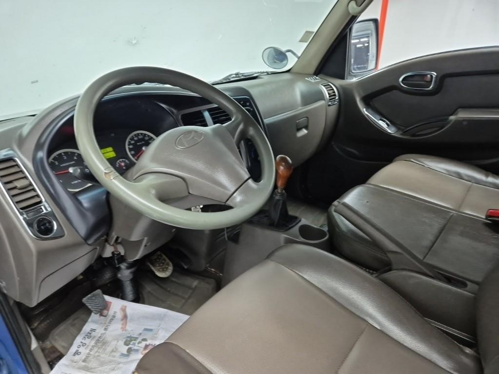 Hyundai Porter II Long Wheelbase Plus Pack Long Wheelbase Double Cab 8