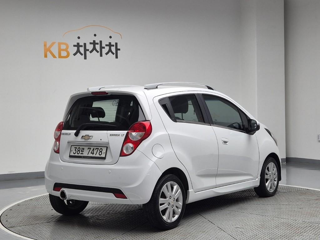 Chevrolet Spark LT Gasoline 4