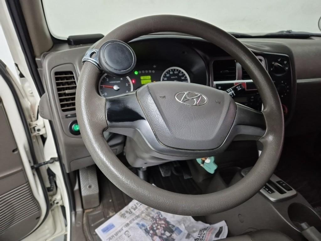 Hyundai Porter II Super Cab High Fixed Floor Long Wheelbase Super Cab 9