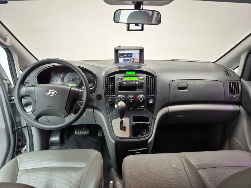 Hyundai Starex Grand CVX Deluxe 2.5 VGT/ WGT Wagon 8