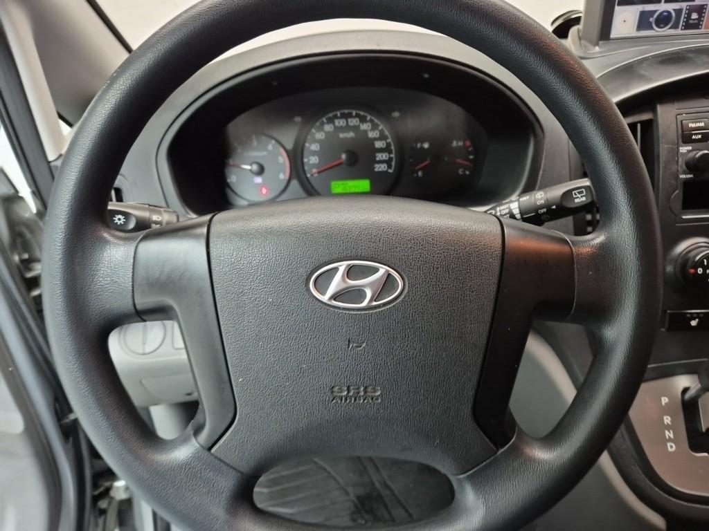 Hyundai Starex Grand CVX Deluxe 2.5 VGT/ WGT Wagon 10
