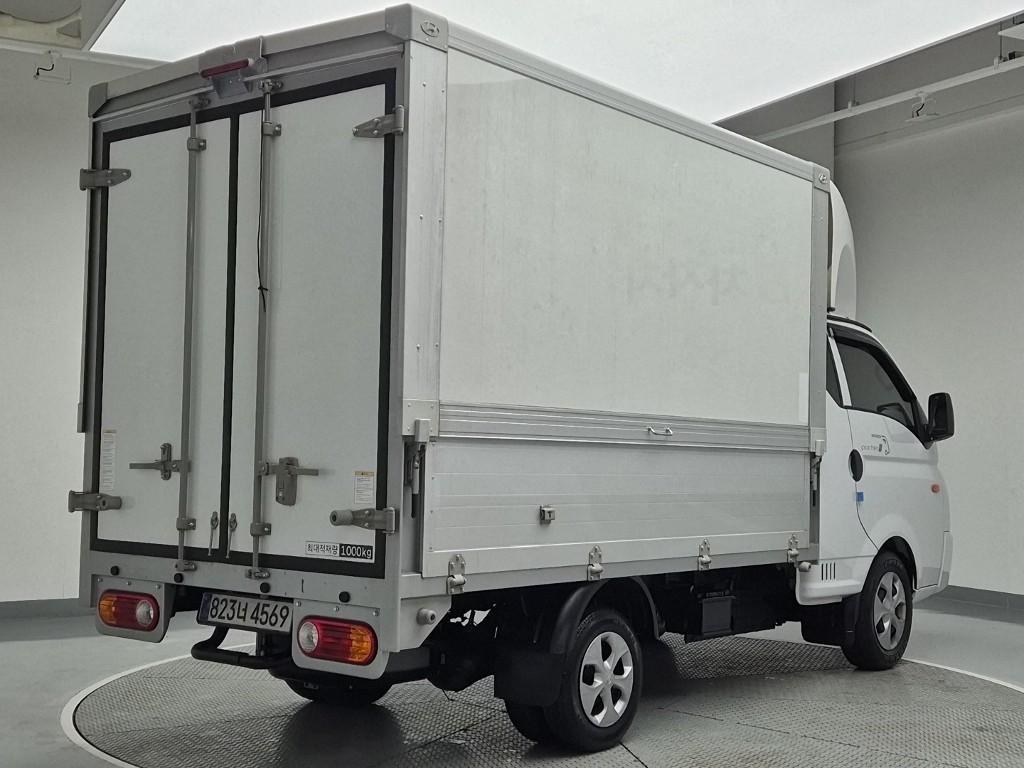 Hyundai Porter II LPG Manual LPG Wing body Manual Long Wheelbase Super Cab 4