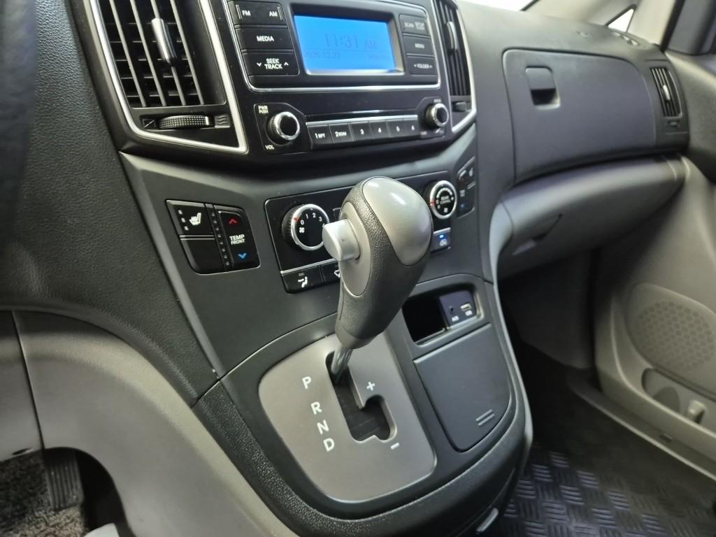 Hyundai Starex Grand Smart 2.5 WGT/ VGT Wagon M/ T 9