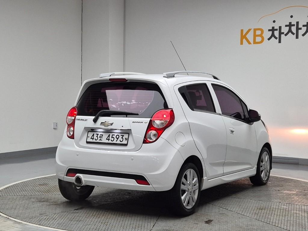 Chevrolet Spark LT Gasoline S 4