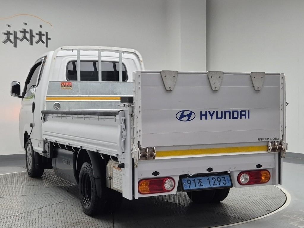 Hyundai Porter II Electric Powergate Long Wheelbase Super Cab 3