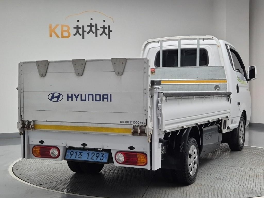 Hyundai Porter II Electric Powergate Long Wheelbase Super Cab 4