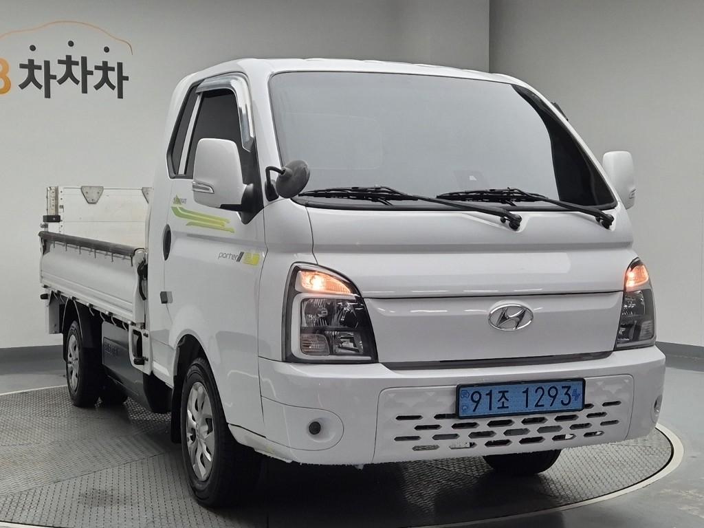Hyundai Porter II Electric Powergate Long Wheelbase Super Cab 5