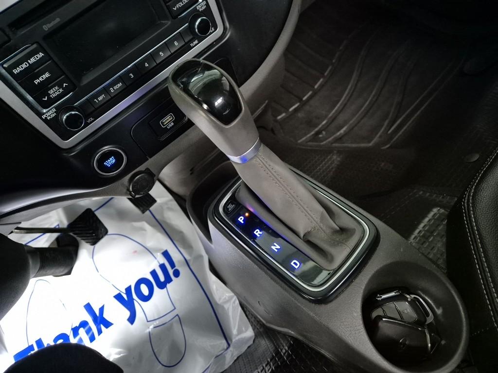 Hyundai Porter II Electric Powergate Long Wheelbase Super Cab 8