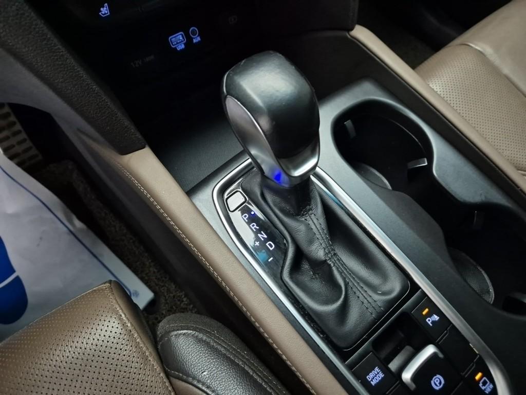 Hyundai Santa Fe New Prestige e-VGT R2.0 4WD 9