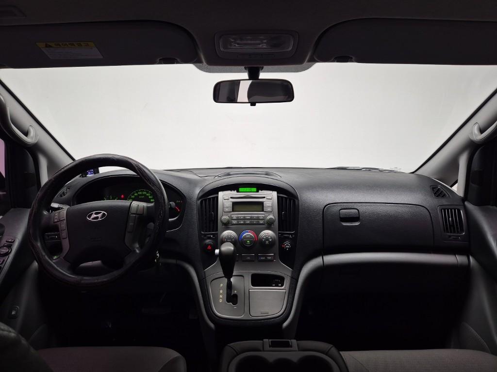 Hyundai Starex Grand CVX Luxury 2.5 VGT Wagon 8