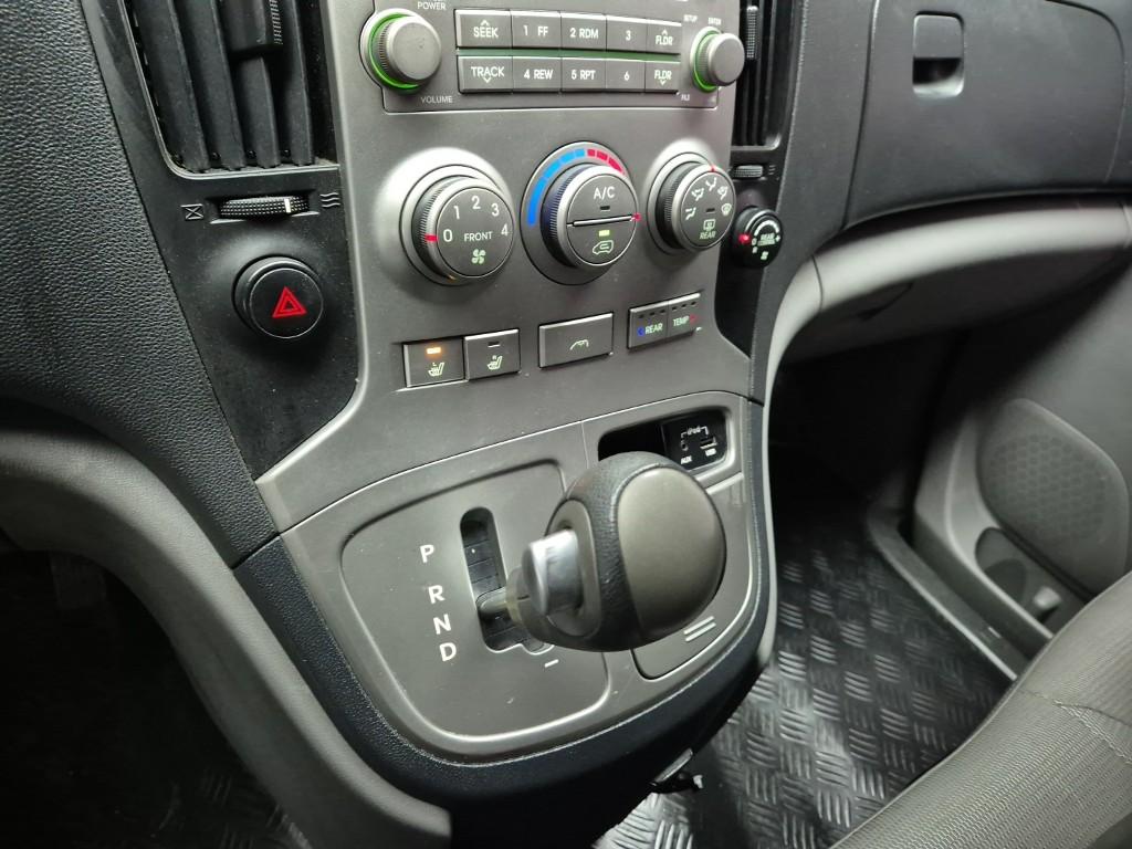 Hyundai Starex Grand CVX Luxury 2.5 VGT Wagon 9