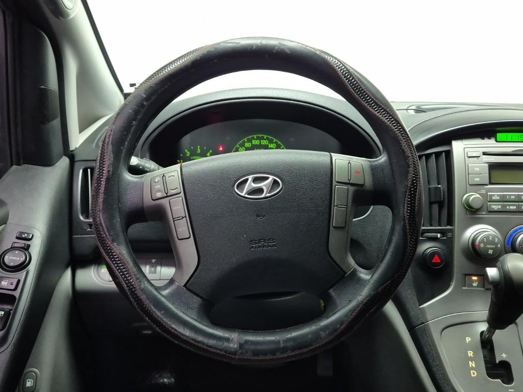 Hyundai Starex Grand CVX Luxury 2.5 VGT Wagon 10