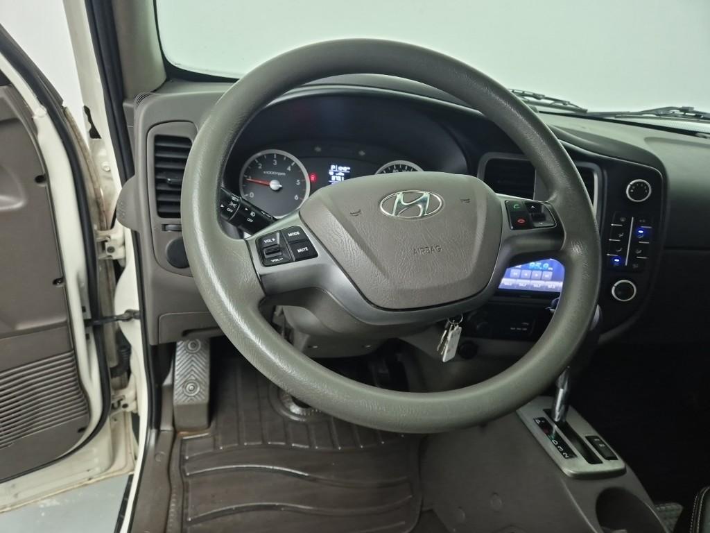 Hyundai Porter II Powergate Fixed Floor Powergate Super Cab 9