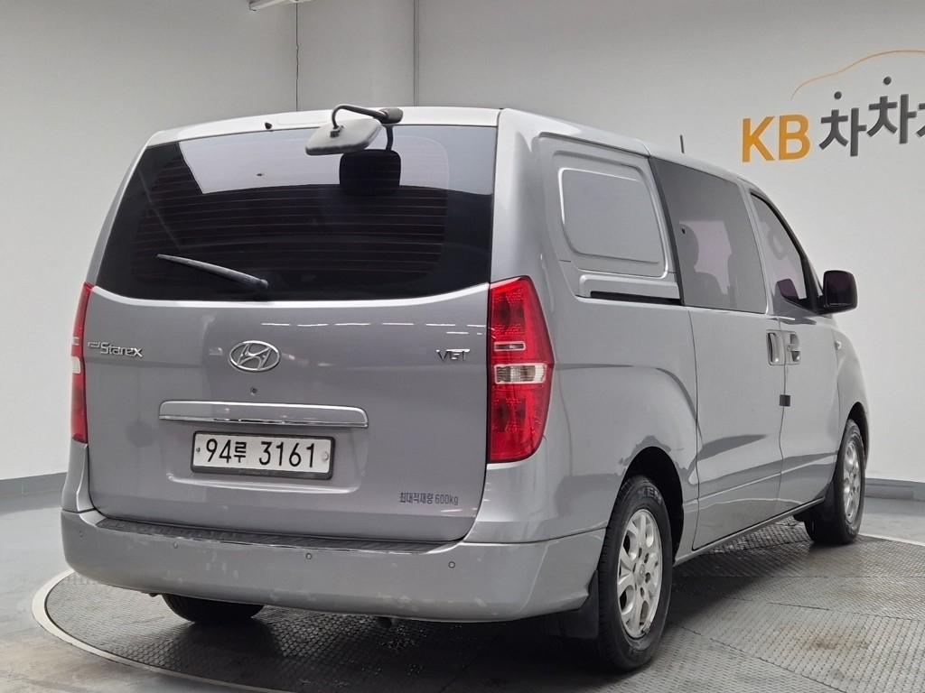 Hyundai Starex Grand CVX Deluxe 2.5 VGT/ WGT 5 Van 4