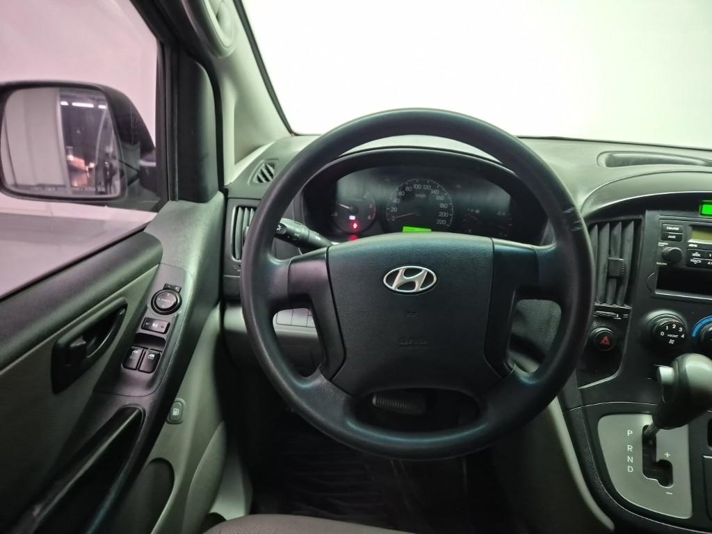Hyundai Starex Grand CVX Deluxe 2.5 VGT/ WGT 5 Van 10