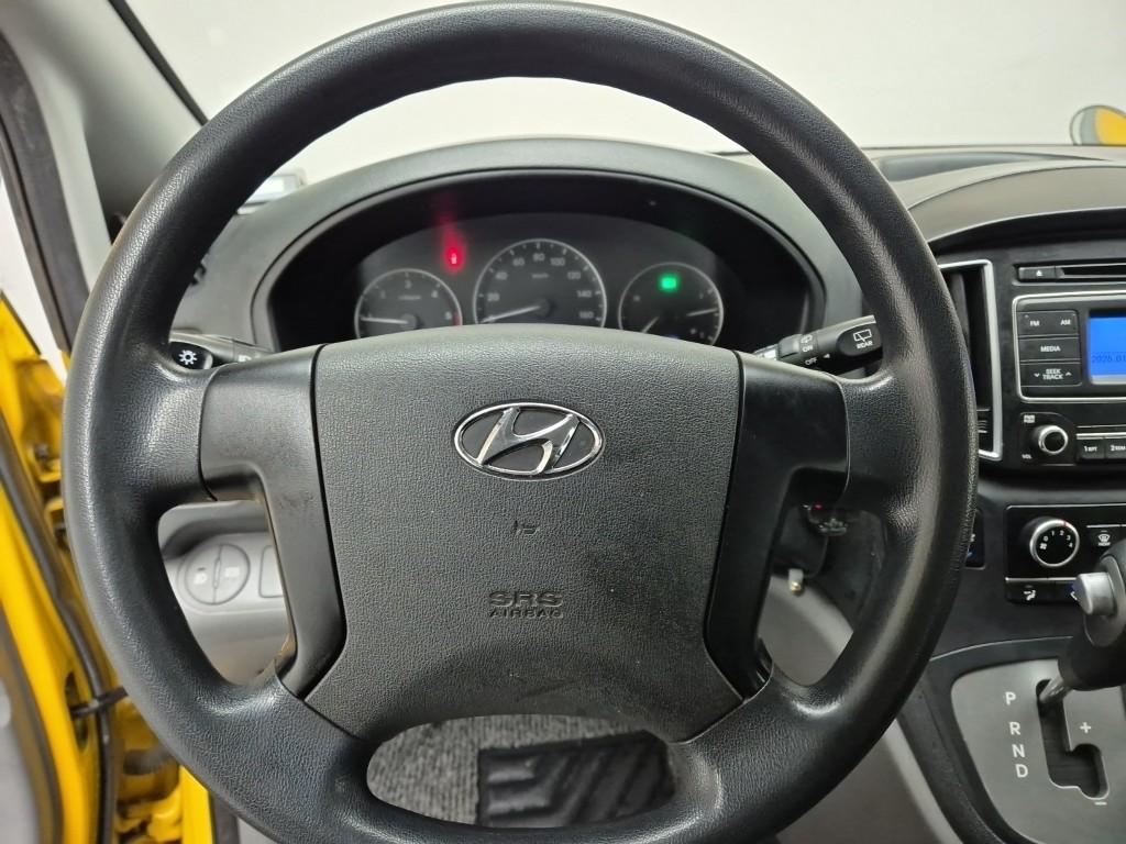 Hyundai Starex Grand Smart 2.5 VGT/ WGT Wagon 10