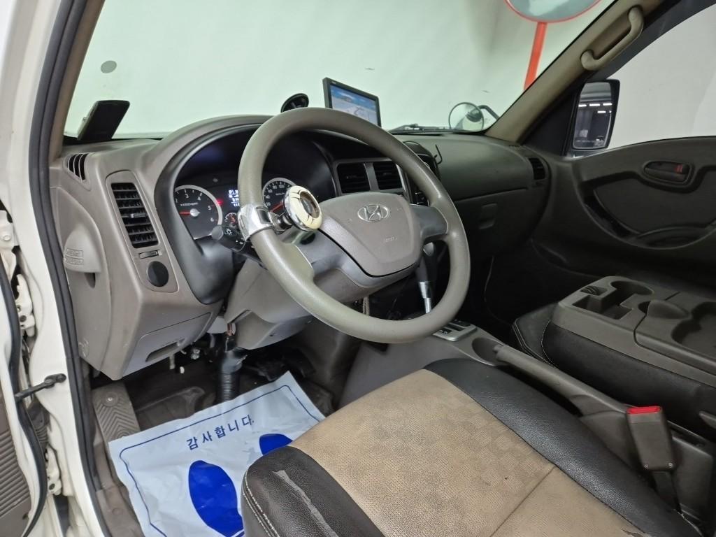 Hyundai Porter II Super Cab High Fixed Floor Long Wheelbase Super Cab 7