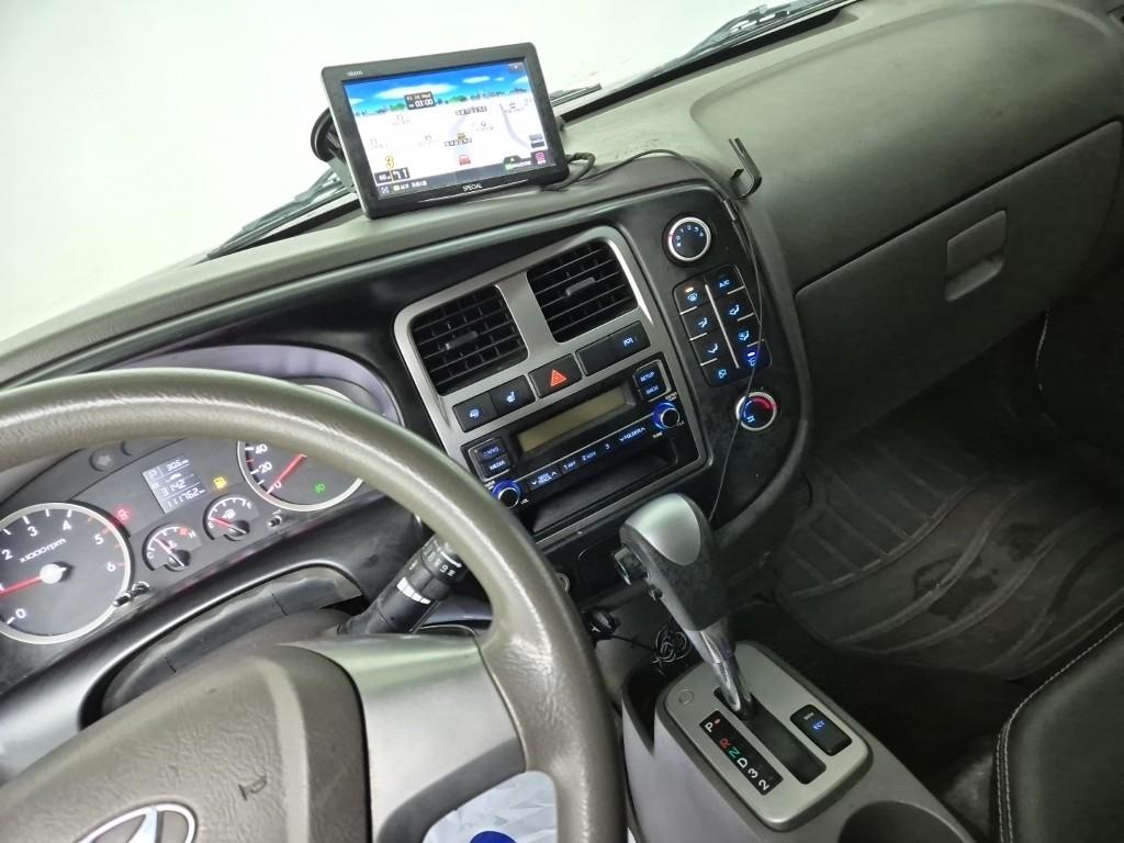 Hyundai Porter II Super Cab High Fixed Floor Long Wheelbase Super Cab 10