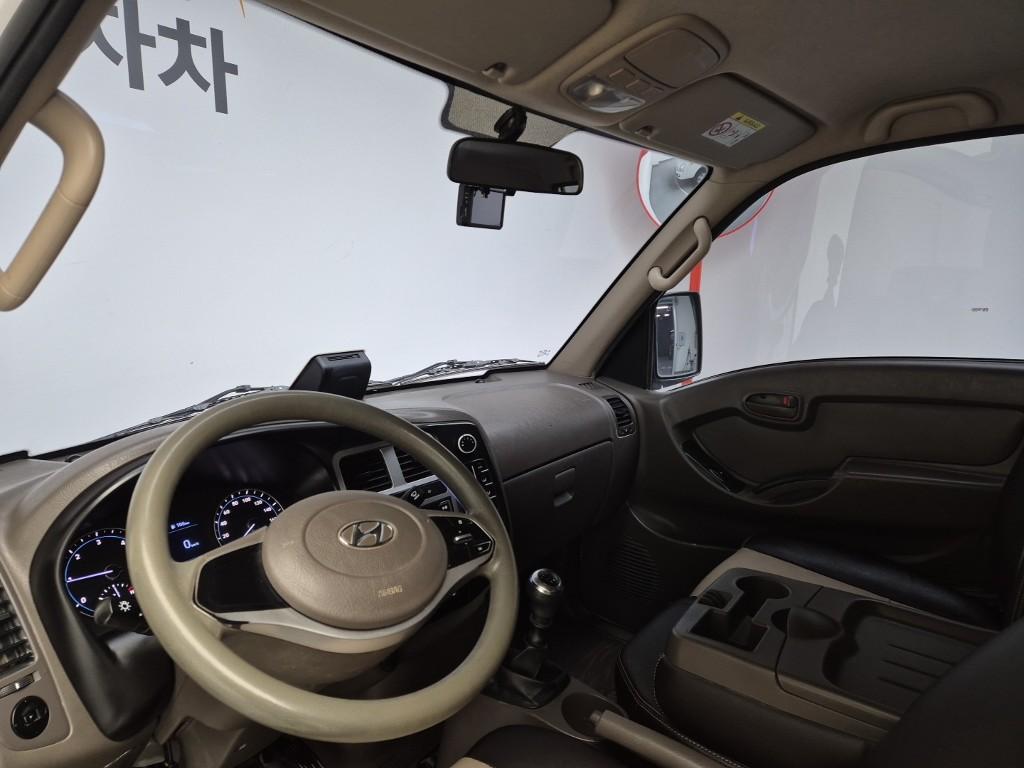 Hyundai Porter II Long Wheelbase Style Long Wheelbase Double Cab 4WD 8